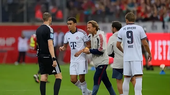 Sé que a primera vista pueden dar miedo, pero para mí, en este momento, son parte de mi vida cotidiana. Estoy recibiendo el mejor tratamiento médico al respecto y me siento muy optimista”. Explicó el futbolista en sus redes sociales. 