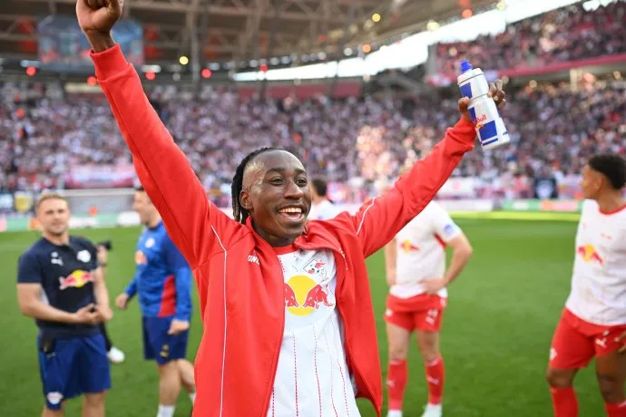 La joya de la Bundesliga fue uno de los refuerzos más disputados del mercado de pases, ya que el Liverpool y el PSG lo buscaron antes que el Real Madrid. La joya de la Bundesliga fue uno de los refuerzos más disputados del mercado de pases, ya que el Liverpool y el PSG lo buscaron antes que el Real Madrid.