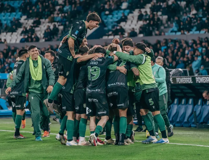 Alexander Machado convirtió el gol que le dio el triunfo a Banfield en Avellaneda.