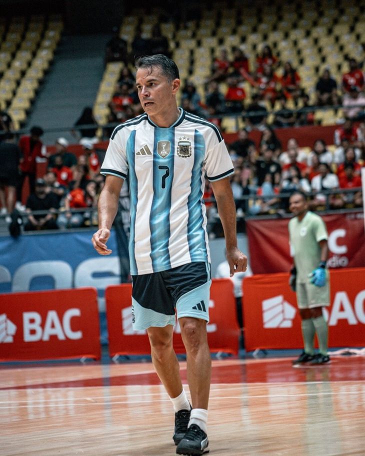A pesar de residir en Andorra, Saviola siempre encuentra un hueco para regresar a la Argentina. A pesar de residir en Andorra, Saviola siempre encuentra un hueco para regresar a la Argentina.
