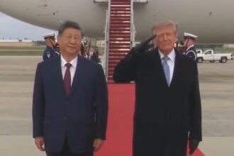 Donald Trump recibió a Xi Jinping en EEUU con una enorme puesta en escena: alfombra roja y bienvenida en la pista de aterrizaje