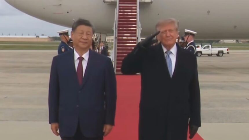 Donald Trump recibió a Xi Jinping en EEUU con una enorme puesta en escena: alfombra roja y bienvenida en la pista de aterrizaje