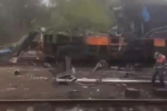 Guerra en Ucrania: Rusia atacó un tren cerca de Polonia y generó alarma en un convoy que llevaba a Boris Johnson