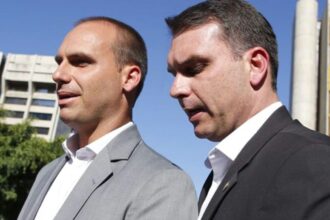 Brasil ordenó detener al hermano de Flavio Bolsonaro en plena campaña para el balotaje