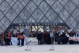 Escala la tensión en Francia: el Museo del Louvre no abrió tras el bloqueo y anticipan otra jornada de protestas