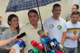 Balotaje en Brasil: votó Flávio Bolsonaro en Río de Janeiro