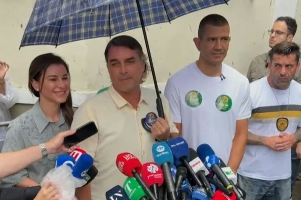 Balotaje en Brasil: votó Flávio Bolsonaro en Río de Janeiro