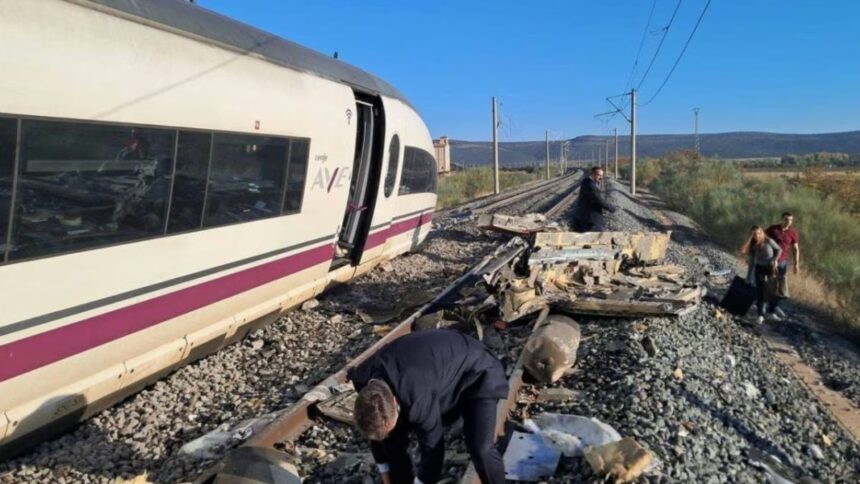 Tragedia ferroviaria en España: continúan las maniobras de rescate mientras investigan las causas del choque que dejó 68 muertos