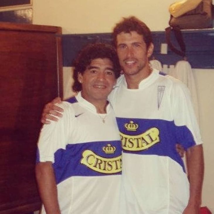 Imboden junto a Maradona, antes de disputar un partido en Chile que le regalaría una anécdota con su ídolo.